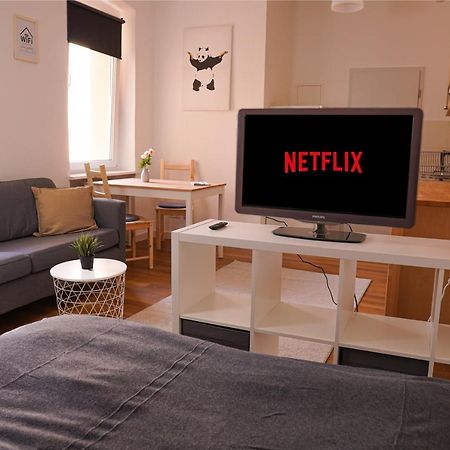 Fullhouse - Halle - T28 - Panda Apartment Esterno foto