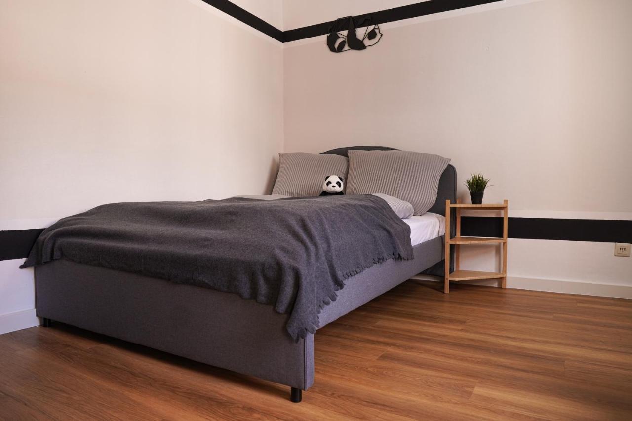 Fullhouse - Halle - T28 - Panda Apartment Esterno foto